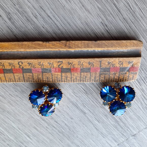 Vintage Blue Faceted Crystal Clip On Earrings Made in Austria - Picture 13 of 13